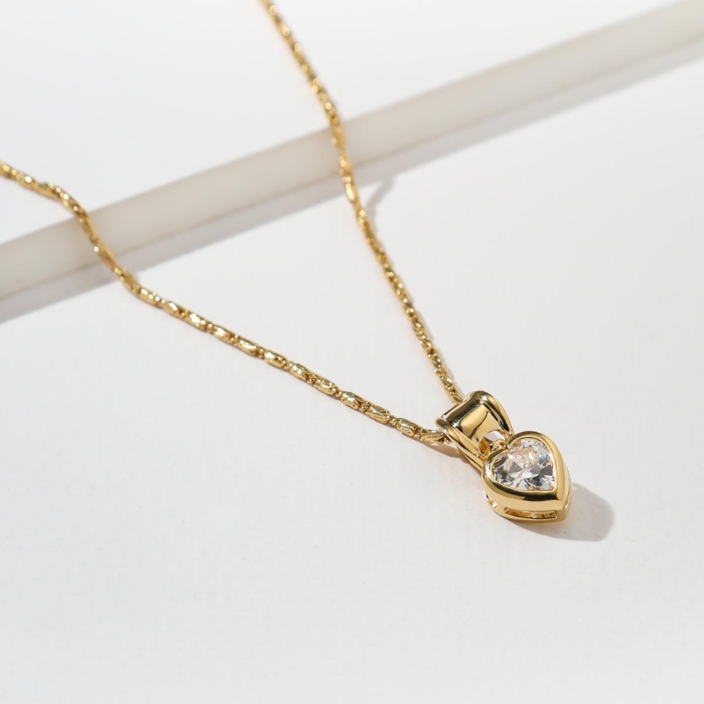New Vanessa Mooney The Lana Necklace Gold Heart